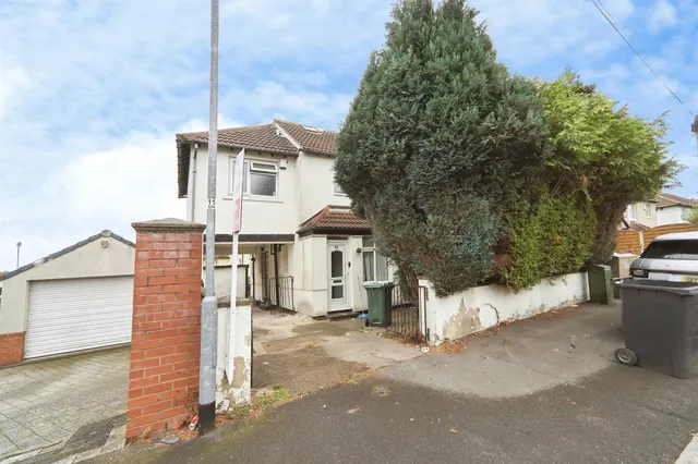Easterly Crescent, Leeds, LS8, photo 1