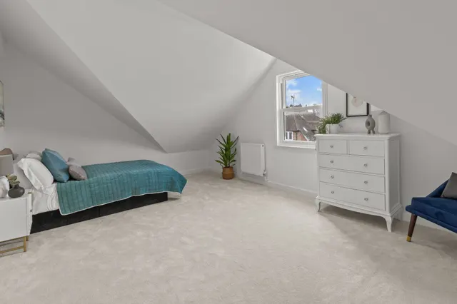 Boltro Road, Haywards Heath, RH16, photo 2