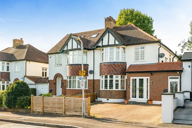 Potter Street, Northwood, HA6, photo 1