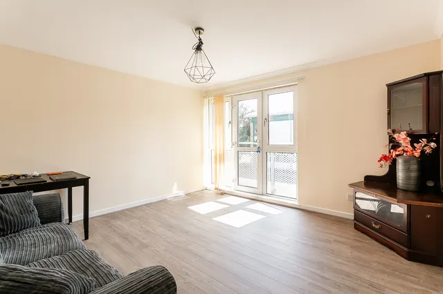 Saughton Mains Street, Saughton, EH11, photo 2