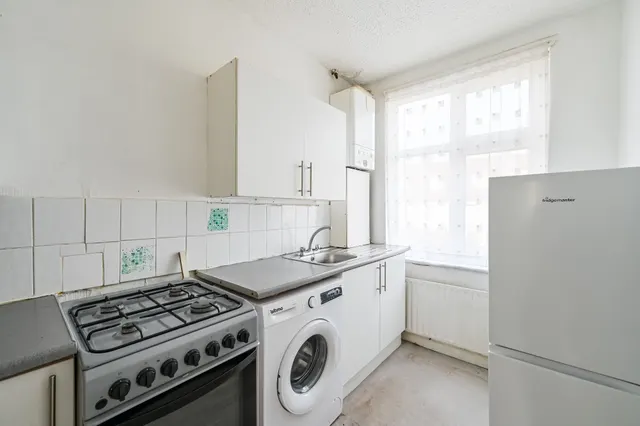 Photo 2 — 283b Lordship Lane, London