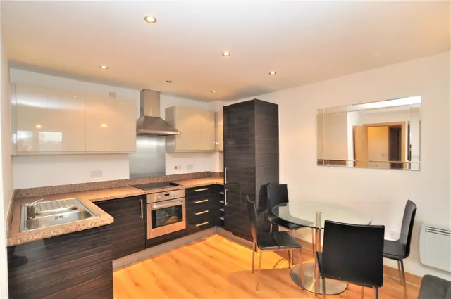 Walsworth Road, Hitchin, SG4, photo 1