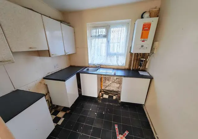 Old Ruislip Road, Northolt, UB5, photo 2
