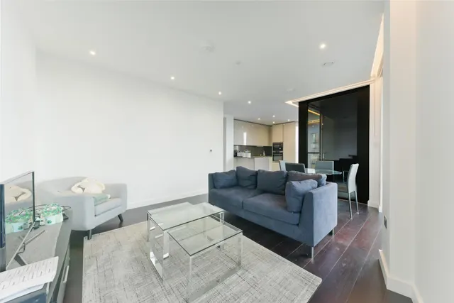 Madeira Tower, The Residence, SW11, photo 1