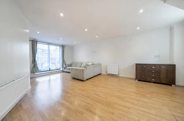 Clarence Road, Manor Park, E12, photo 3