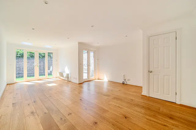 Photo 2 — 1b School Lane, Kingston upon Thames