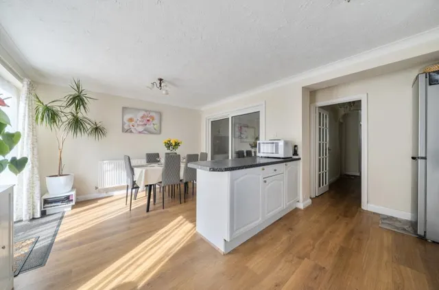Chiltern Crescent, Earley, RG6, photo 3