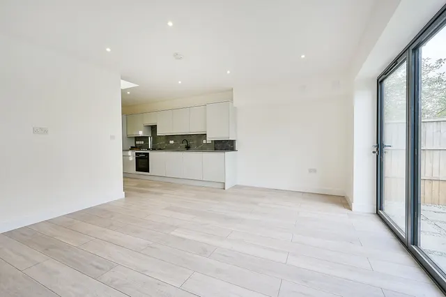 Surbiton, KT6, photo 1