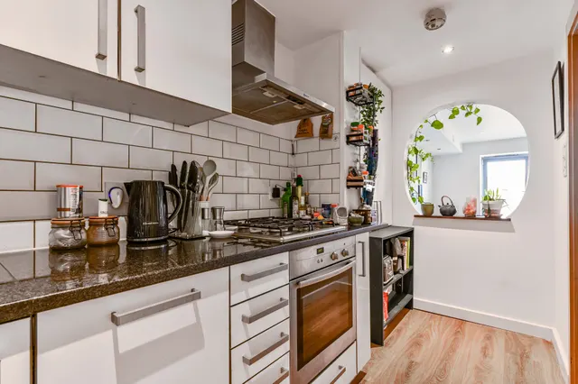 Photo 3 — 3 Isabella Mews, Balls Pond Road, London