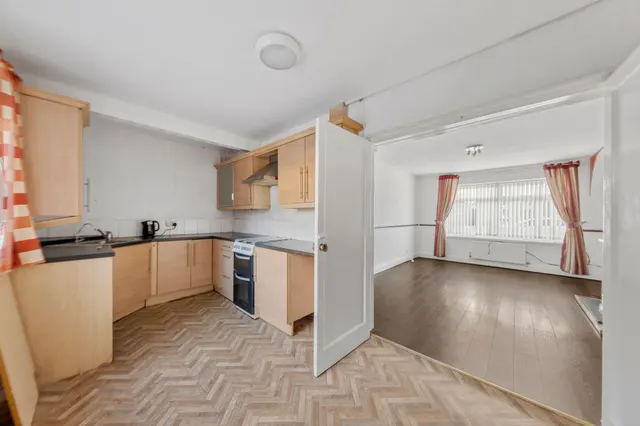 Photo 3 — Summerfield Avenue, Warrington, Warrington, WA5 0HN