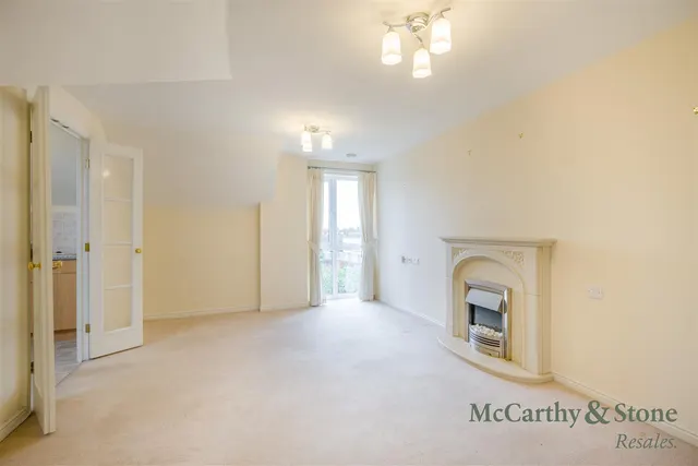 Chester Road, Little Sutton, CH66, photo 2