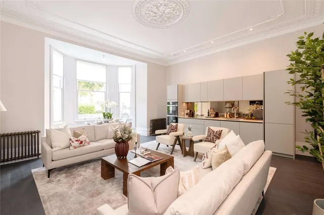 Redcliffe Square, London, SW10 9HQ, photo 1