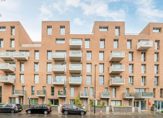 Devons Road, Bow, E3, photo 1