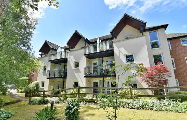 Ringwood Road, BH22, photo 1