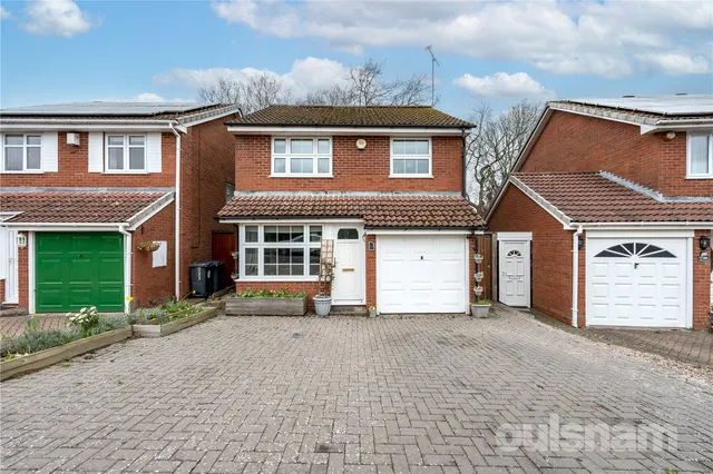 Thurloe Crescent, Rubery, Rednal, Birmingham, B45 9YN, photo 1