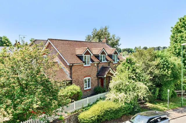 Storrington, RH20 4EF, photo 1