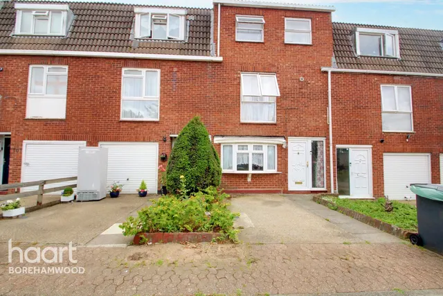 4 bedroom house, Stainer Road, Borehamwood, WD6