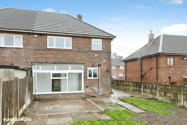 Sandwood Crescent, Stoke-On-Trent, ST3, photo 2