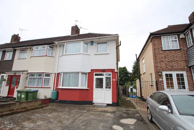 Brookdene Road, London, photo 1