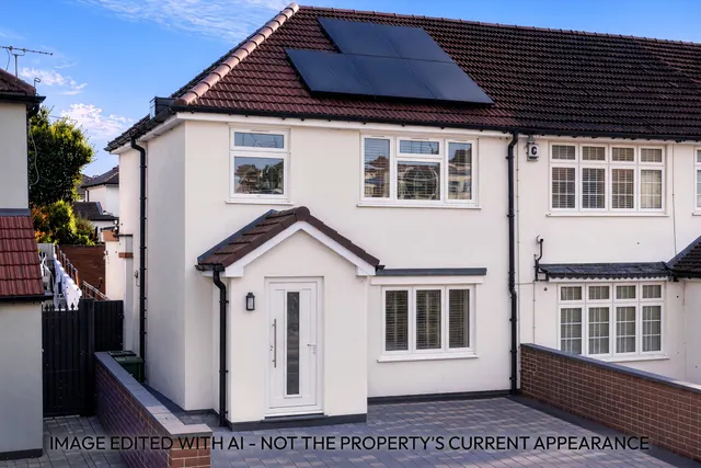 Eyhurst Avenue, Hornchurch, RM12, photo 1