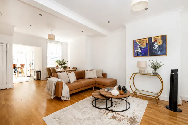 Sirdar Road, London, W11, photo 1