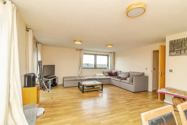 Staverton Grove, Broughton, MK10, photo 2