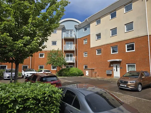 Burrage Road, REDHILL, photo 1