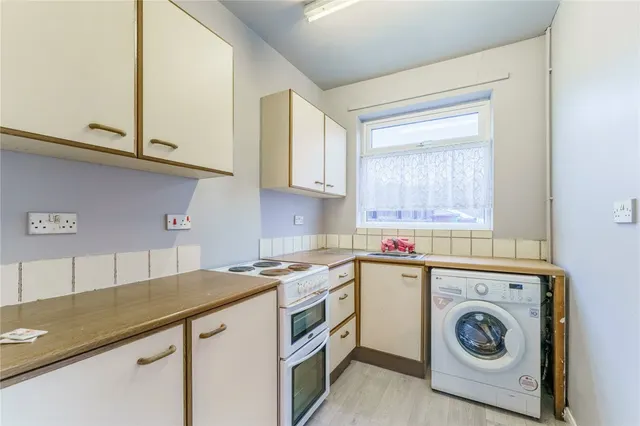 Grove Avenue, Hemsworth, WF9, photo 3