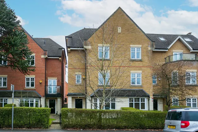 Watford, WD19, photo 1