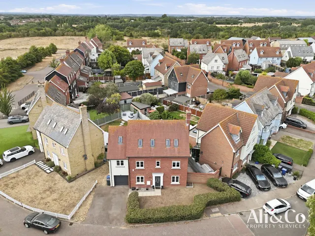 Guardian Avenue, Grays, Essex, RM16 5US, photo 1