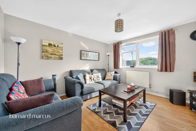 Gatley Avenue, Epsom, KT19, photo 2