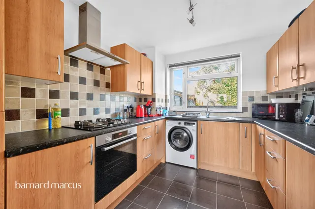 Gatley Avenue, Epsom, KT19, photo 3