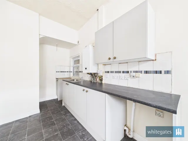 Kingswood Street, Bradford, BD7, photo 3