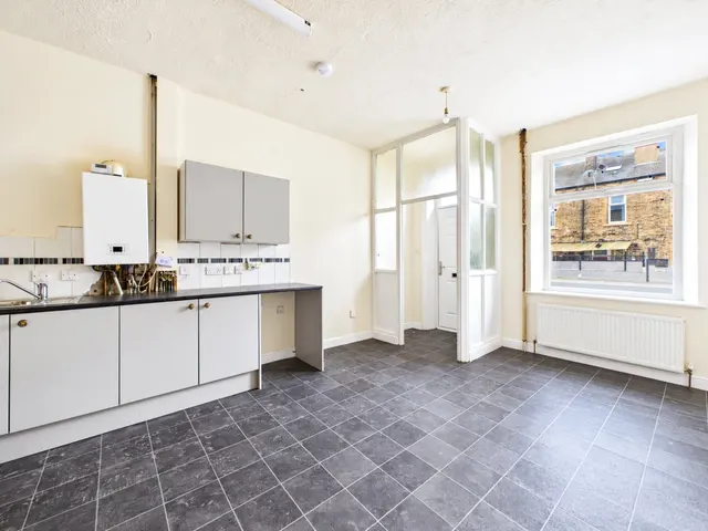 Kingswood Street, Bradford, BD7, photo 2