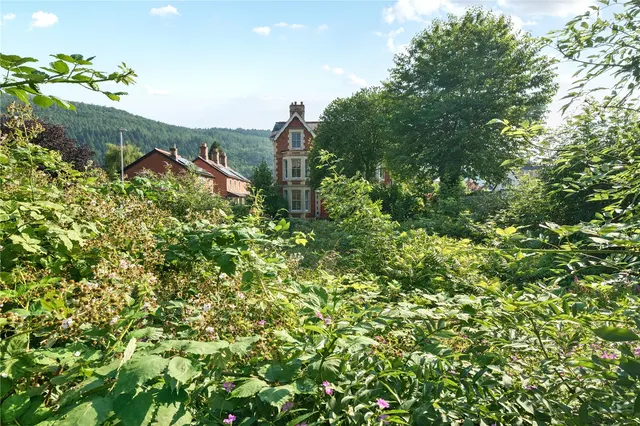 Photo 2 — 7 West Street, Knighton, Powys, LD7 1EN
