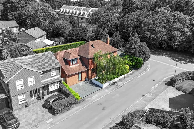 Auriol Park Road, Worcester Park, KT4, photo 3