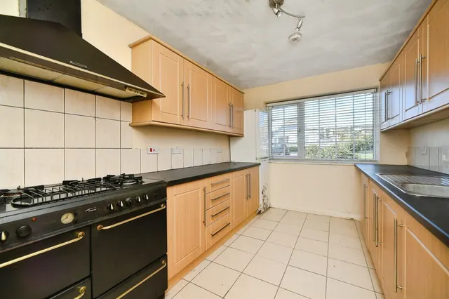 Cliff Avenue, Peacehaven, BN10, photo 3