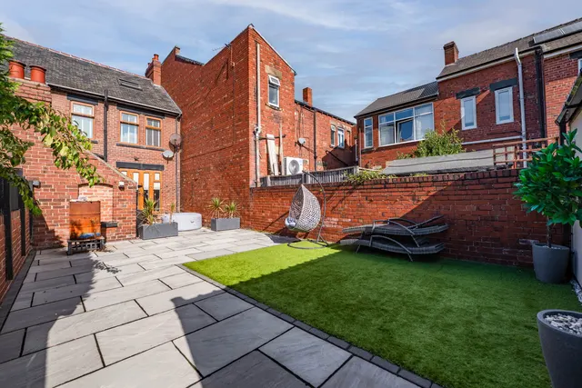 Barnsley Road, Cudworth, S72, photo 1