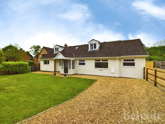 Marlpit Road, Thompson, IP24, photo 1