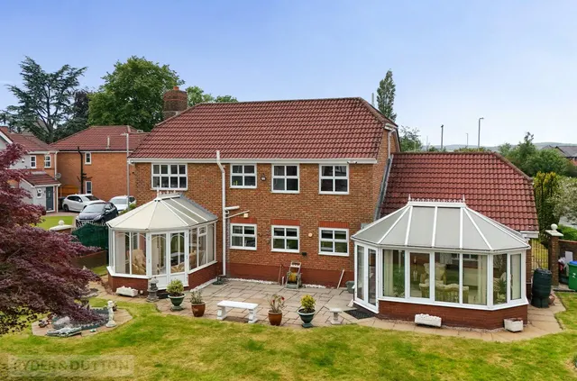 Rosethorns Close, Gladewood, M24, photo 2