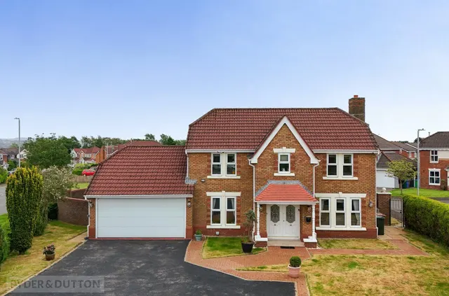 Rosethorns Close, Gladewood, M24, photo 1