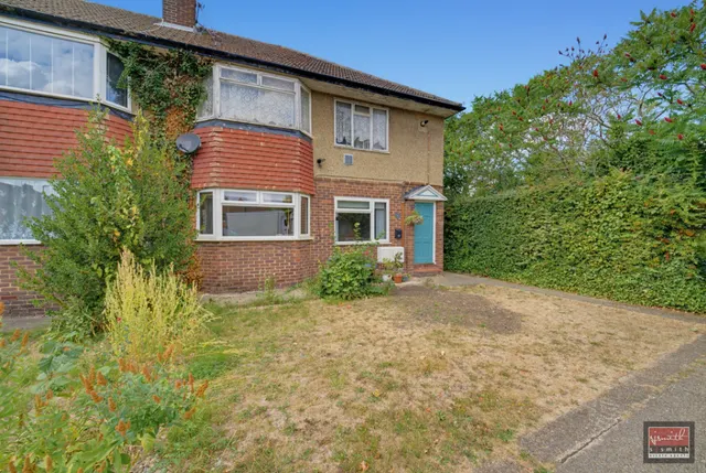 Montrose Road, Feltham, photo 1