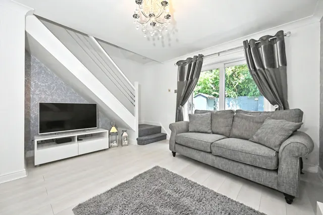 Lauren Close, Fenton, ST4, photo 3