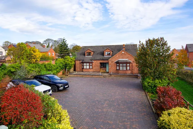 Acresford Road, Overseal, photo 1