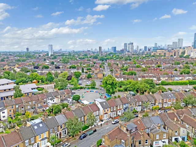 Photo 2 — Leslie Road, London, E11
