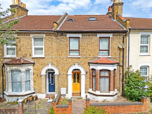 Leslie Road, London, E11, photo 1
