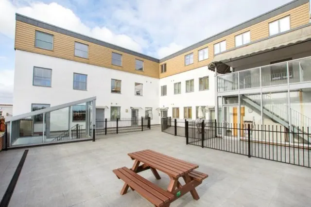Upper Wickham Lane, DA16, photo 1