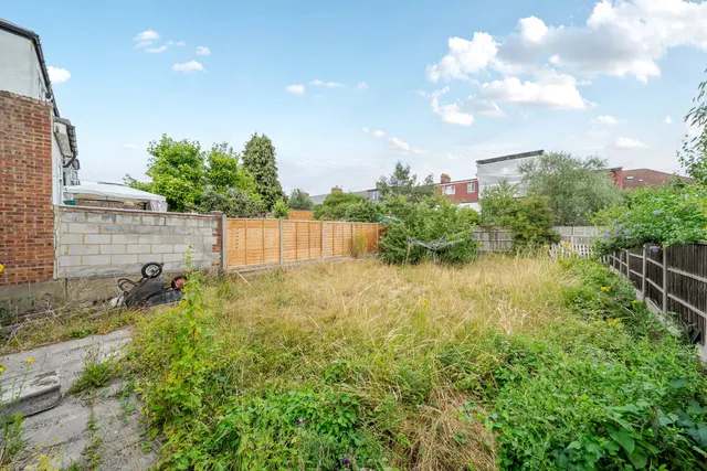 Photo 3 — Amyruth Road, SE4