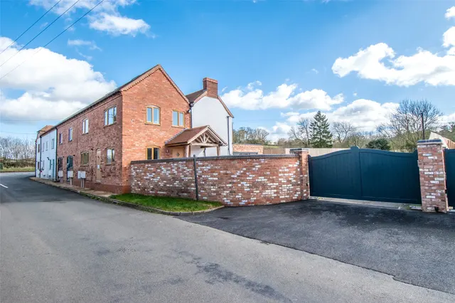 Country Girl Court, Sharpway Gate, Stoke Prior, Bromsgrove, B60 4AY, photo 1