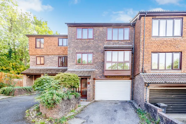 Ashbourne Square, Northwood Fees Apply, HA6, photo 1